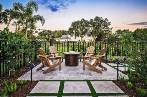 691 Annemore Ln, Naples FL 34108-7520 exterior