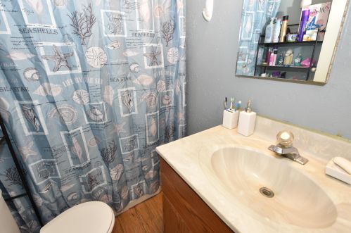 1043 31, Milwaukee WI 53215-2133 exterior