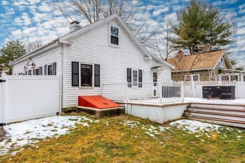 16 Collins St, Danvers MA 01923-2654 exterior