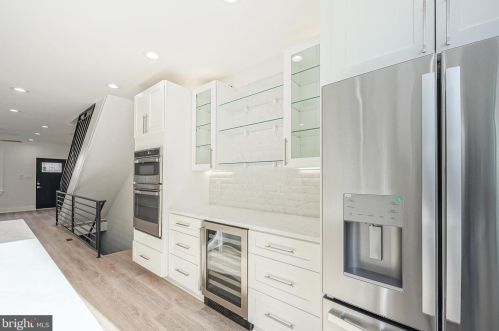 432 Manton St, Philadelphia PA 19147-5216 exterior