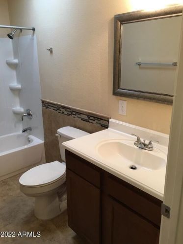 4115 18 Dr, Phoenix AZ 85007-2431 exterior