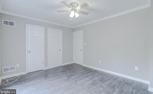 8901 Linton Ln, Alexandria VA 22308-2438 exterior