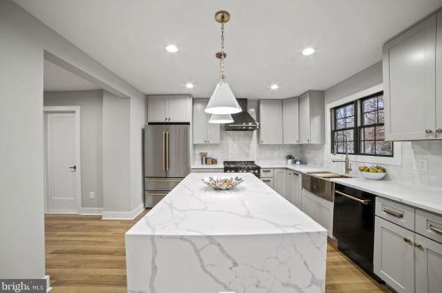 1505 Crestwood Dr, Alexandria VA  22302-2303 exterior