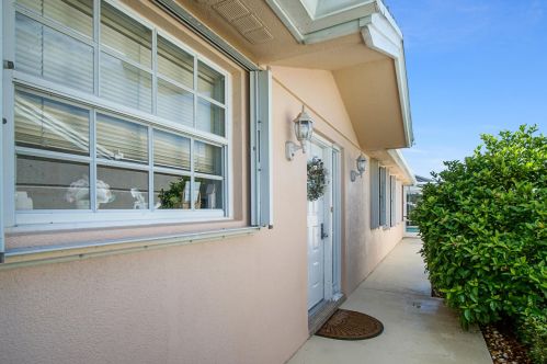 1283 Bentley Cir, Fort Pierce, FL 34986-1834