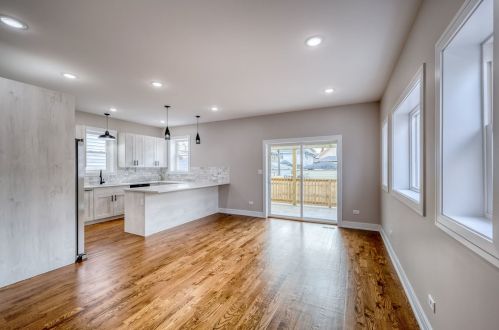 5527 Haddon Ave, Chicago IL  60651-2702 exterior