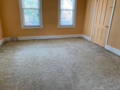 106 Smith St, Derby CT 06418-1243 exterior