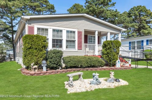 512 Momosa Dr, Lakehurst, NJ 08759-3500