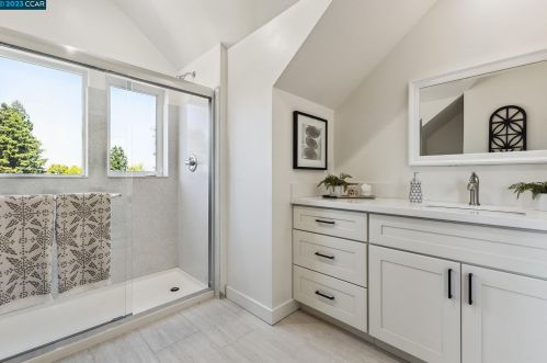 1711 Berrywood Dr, Concord CA 94521-2142 exterior