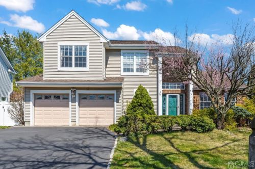 16 Nathan Dr, Old Bridge, NJ 08857-2788