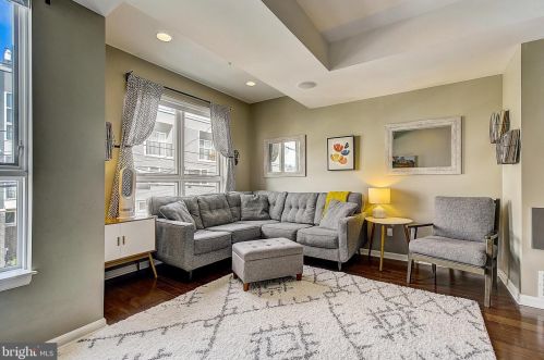 1333 Howard St, Philadelphia PA 19122-3209 exterior