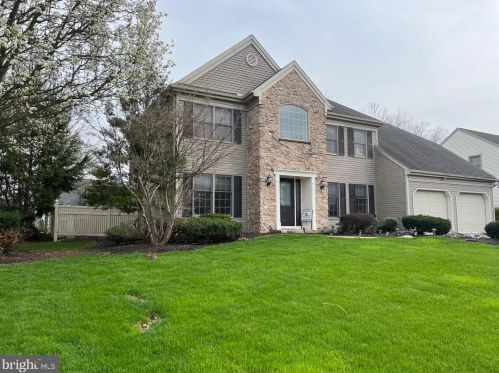 1011 Lehn Dr, Lancaster, PA 17601-4880