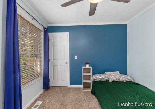 2461 Orchard Valley Dr, Fennville MI  49408-8461 exterior