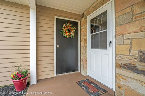 8 Leighton Ln, Lakehurst NJ  08759-6711 exterior