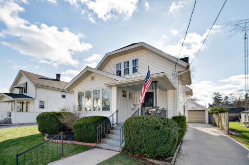 1012 16th St, Manitowoc, WI 54220-2605