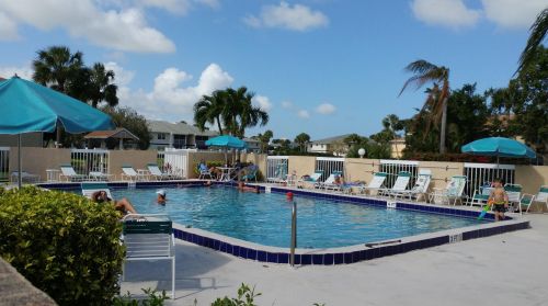 1534 Royal Green Cir, Fort Pierce FL  34952-7624 exterior