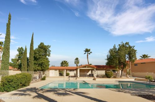 9401 Albatross Dr, Tucson AZ 85742-5126 exterior