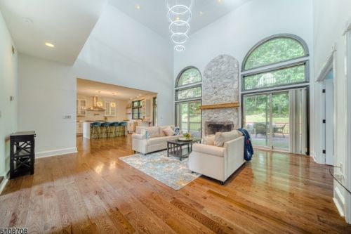 11 Beacon Hl Dr, Chester NJ exterior