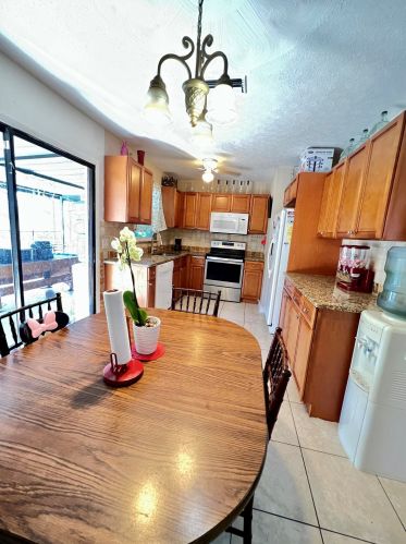 982 California Blvd, Fort Pierce FL  34953-1813 exterior