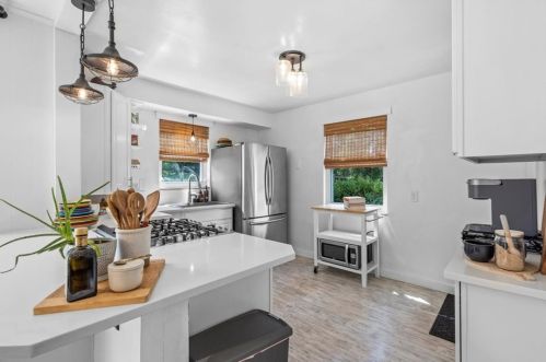 1572 Crestview Dr, Pittsburgh PA 15237-1507 exterior