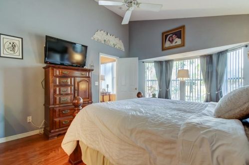 10207 Oasis Palm Dr, Tampa FL 33615-2782 exterior