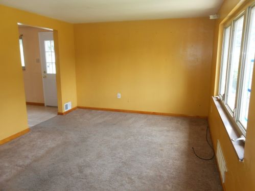 5738 Janet Dr, Pittsburgh, PA 15236-3322