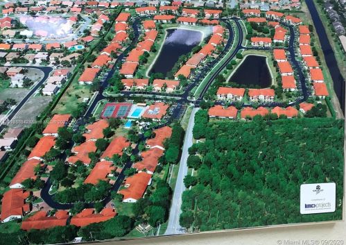 9656 Sills Dr, Boynton Beach FL 33437-3368 exterior