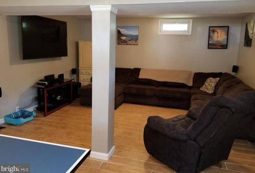 402 Wisconsin Trl, Browns Mills NJ 08015-5621 exterior