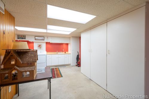 912 Westend Ave, Grand Rapids MI 49504-3847 exterior