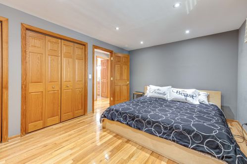 8435 Bryn Mawr Ave, Chicago IL 60631-3410 exterior