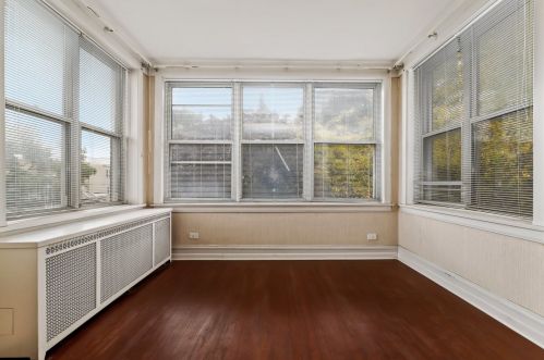 6417 Magnolia Ave, Chicago IL 60626-5306 exterior