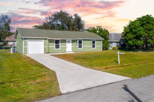 1133 Sudder Ave, Fort Pierce FL  34953-1420 exterior