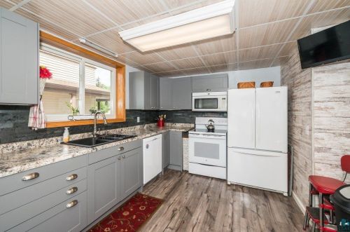 627 57th Ave, Duluth MN 55807-1333 exterior