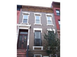 862 Lafayette Ave, Brooklyn NY  11221-1902 exterior