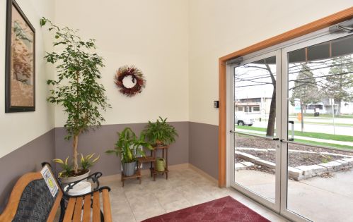 3243 92nd St, Milwaukee WI  53227-2742 exterior