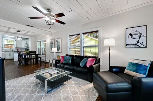 925 50th St, Austin TX  78751-2703 exterior