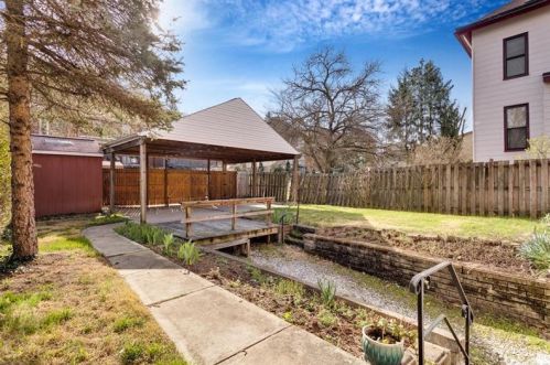 288 Noble Ave, Pittsburgh PA 15205-2884 exterior