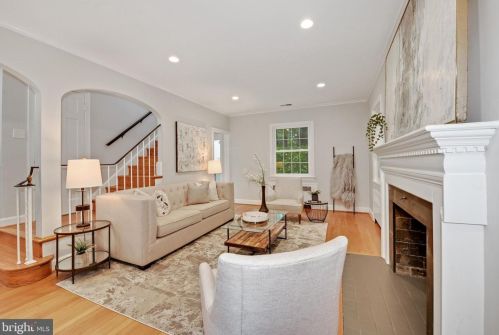 4401 Burlington Pl, Washington DC  20016-4421 exterior