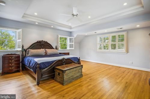 2417 Davis Ave, Alexandria VA  22302-3209 exterior