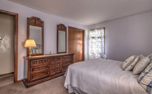 22 Lyda Dr, Milford CT 06460-3756 exterior