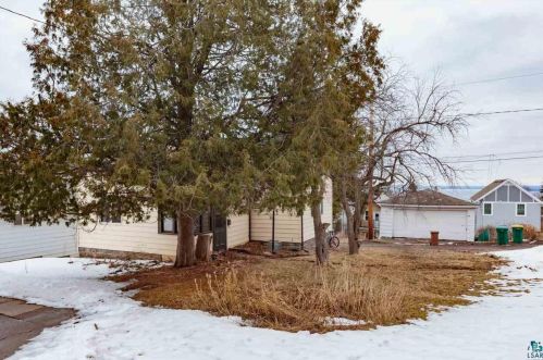 118 10 St, Duluth MN 55806-1227 exterior