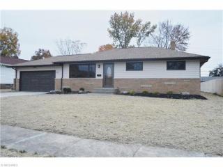 8275 Royal Ridge Dr, Cleveland, OH 44129-6024