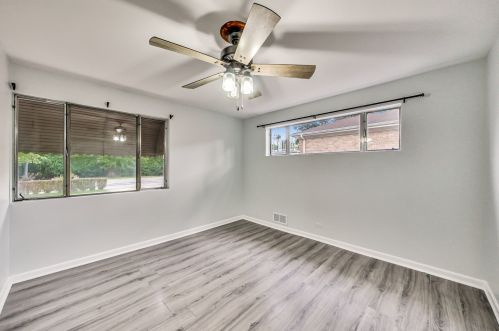 6878 Lehigh Ave, Chicago IL  60646-1406 exterior