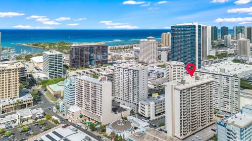 1561 Kanunu St, Honolulu HI 96814-3245 exterior