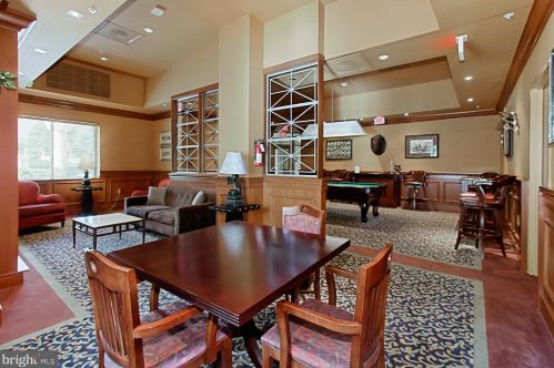 3101 Hampton Dr, Alexandria VA  22302-1513 exterior