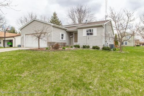 1217 Redpole Dr, Dewitt, MI 48820-9552