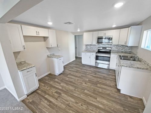 357 Columbia St, Tucson AZ  85714-2520 exterior