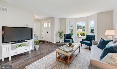 74 Judy Way, Chester, PA 19014-2264