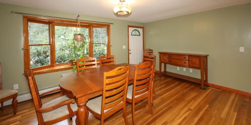 494 Mtn Rd, Concord NH 03301-6902 exterior