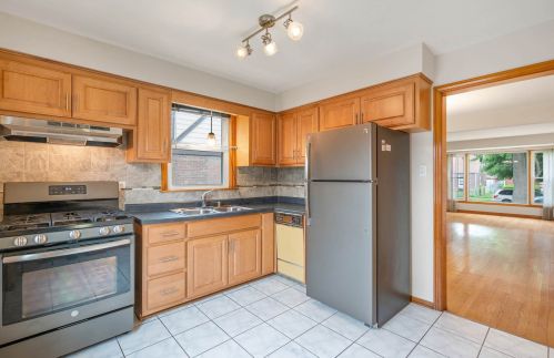 12905 Wallace St, Chicago IL 60628-7451 exterior