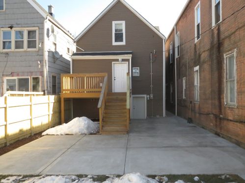 2922 48 Ct, Chicago IL 60804-3622 exterior